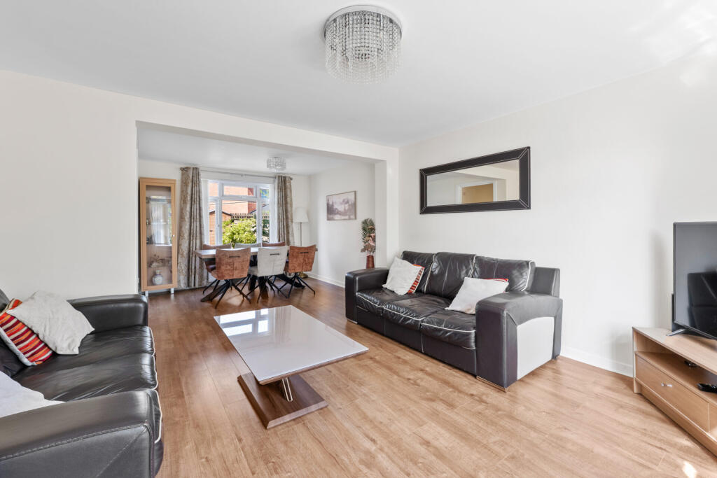 House in Glasgow, Southpark Village, Darnley - View 3