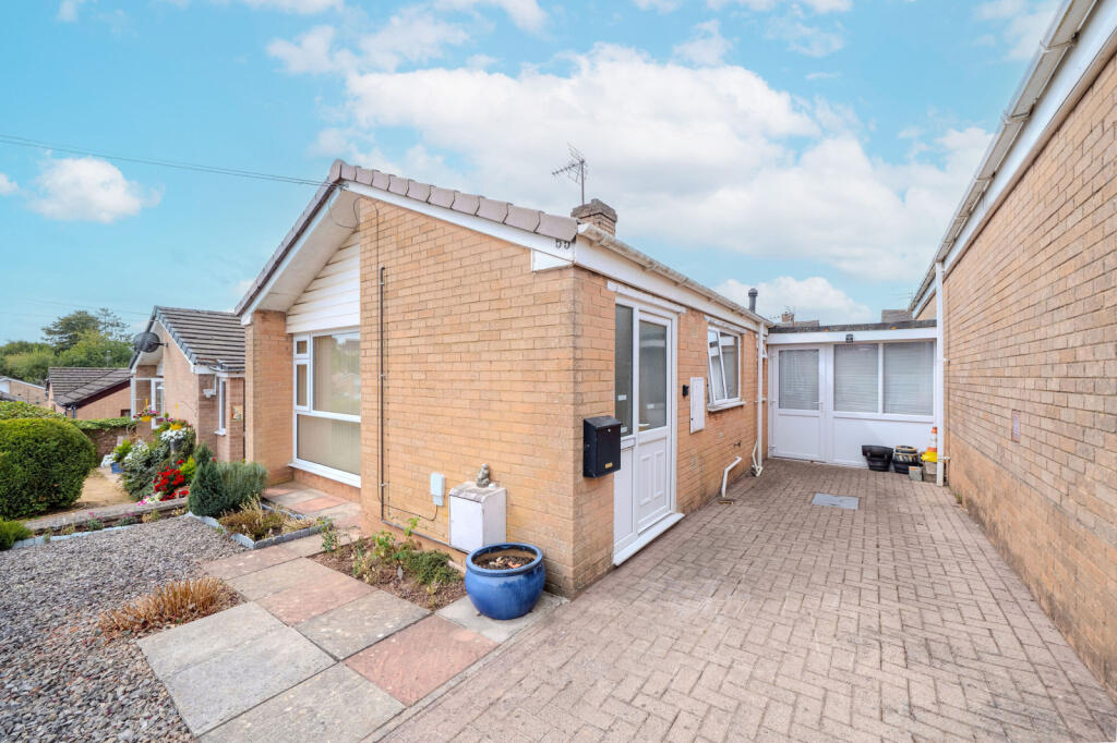 Lakeside Avenue, GL15 photo 2