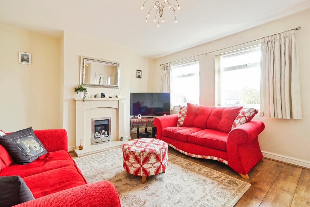 House in Leeds, Larkfield, Rawdon - View 3