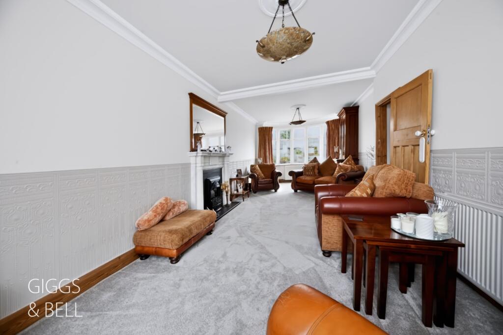 House in Luton - View 2