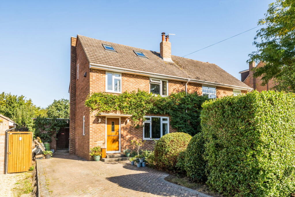Shackleton Square, Bransgore, Christchurch, BH23 8AJ