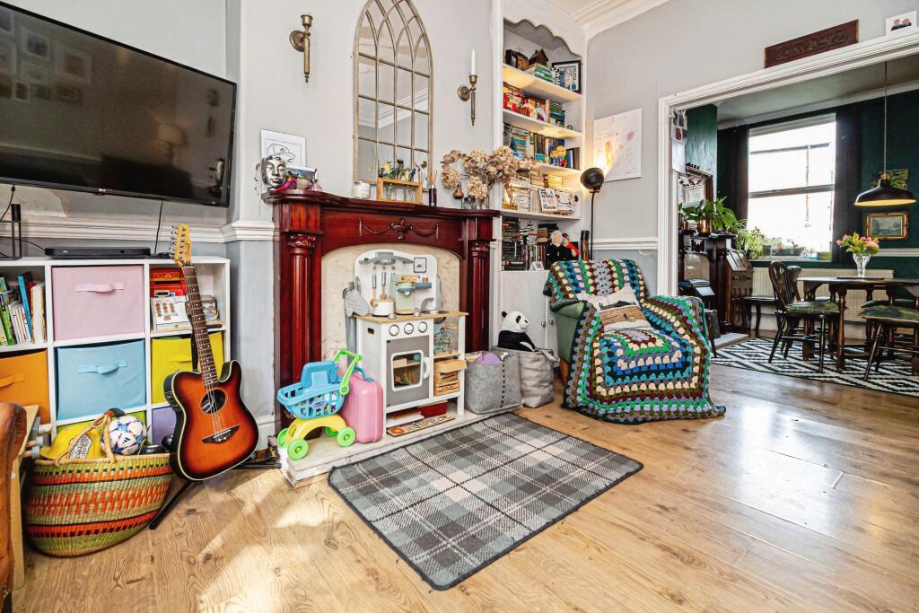 House in Manchester, Greater Manchester - More