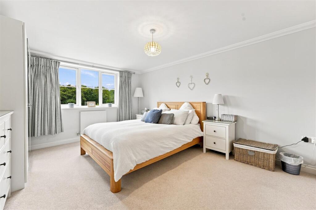 House in Winterbourne Down, Bury Hill, Winterbourne - View 5