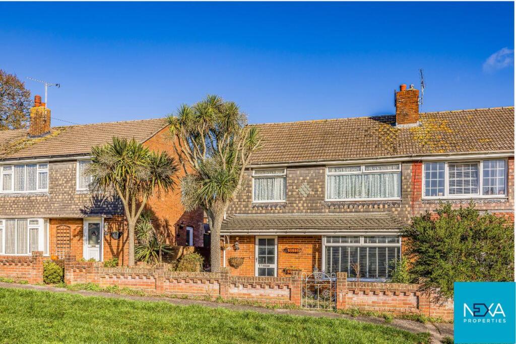3-bed semi-detached on Cunningham Road, Waterlooville, £325,000