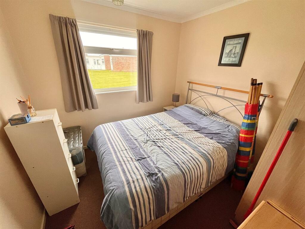 Edward Road, Winterton-On-Sea, Great Yarmouth photo 4