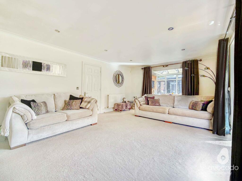 Willowside, Woodley, Reading, RG5 - View 5