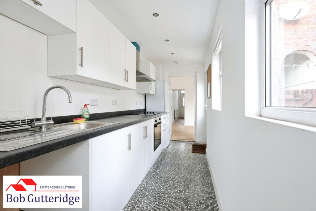 House in Stoke-on-Trent - More