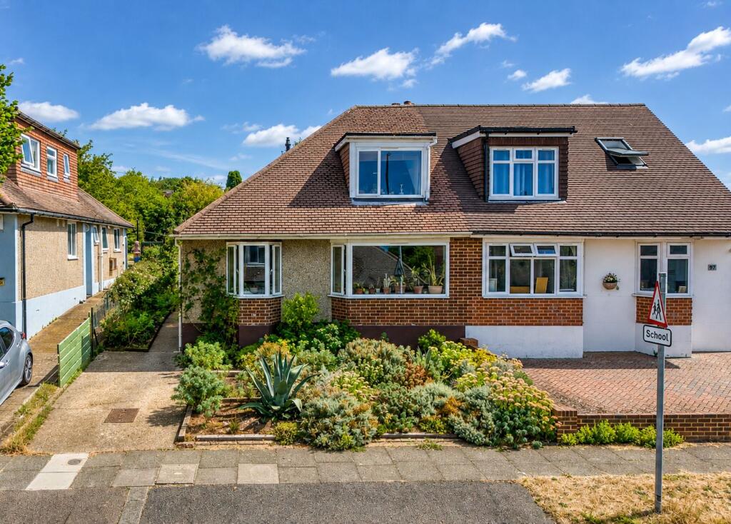 Main image of property: Poplar Avenue, Hove, BN3 8PJ