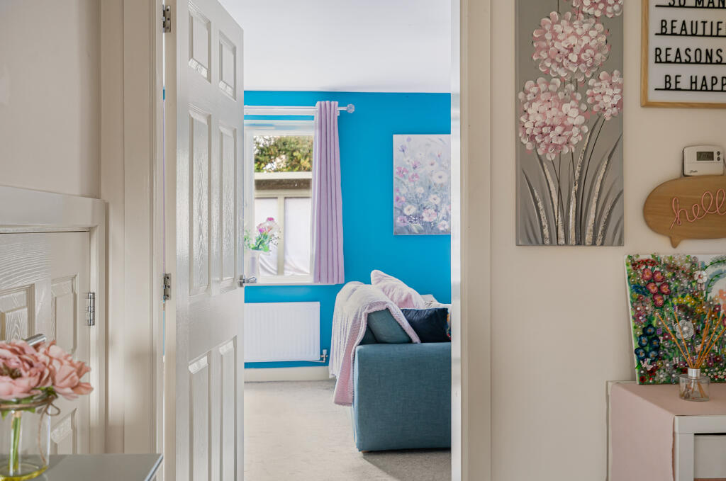 House in Hemel Hempstead - More
