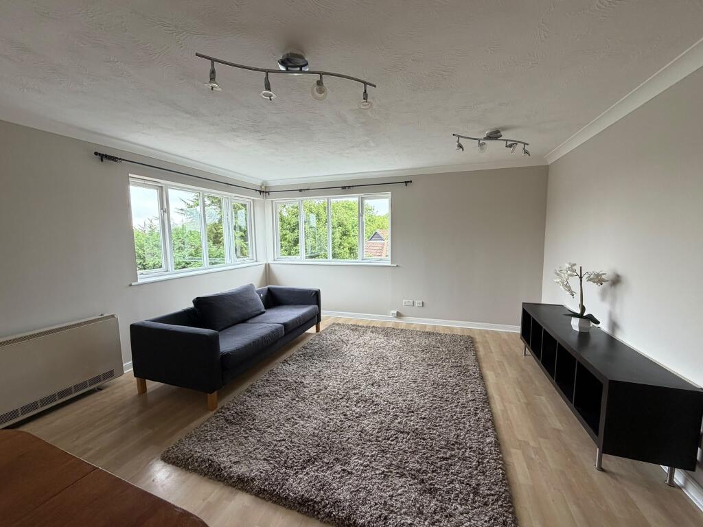 Apartment in Milton Keynes - View 4