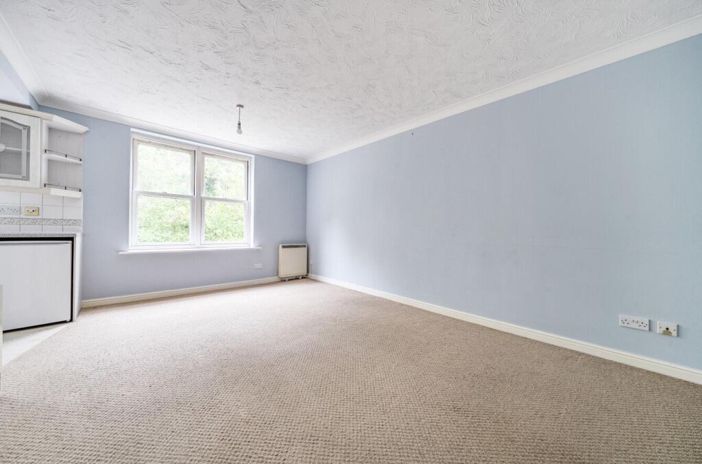 Apartment in West Suffolk, Bury St Edmunds - View 4