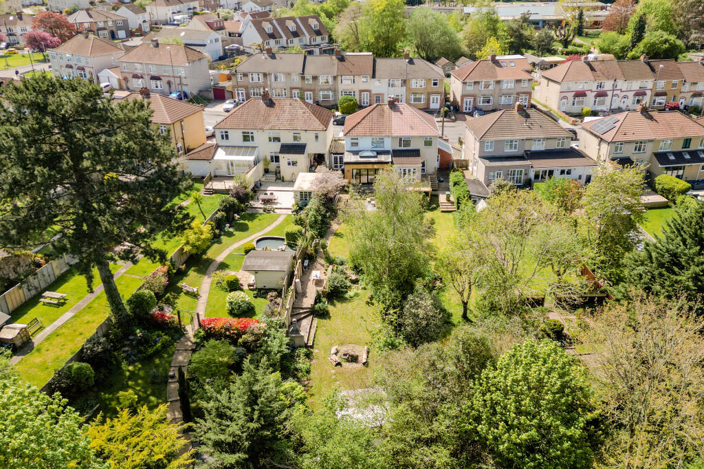 Station Road, Kingswood photo 5