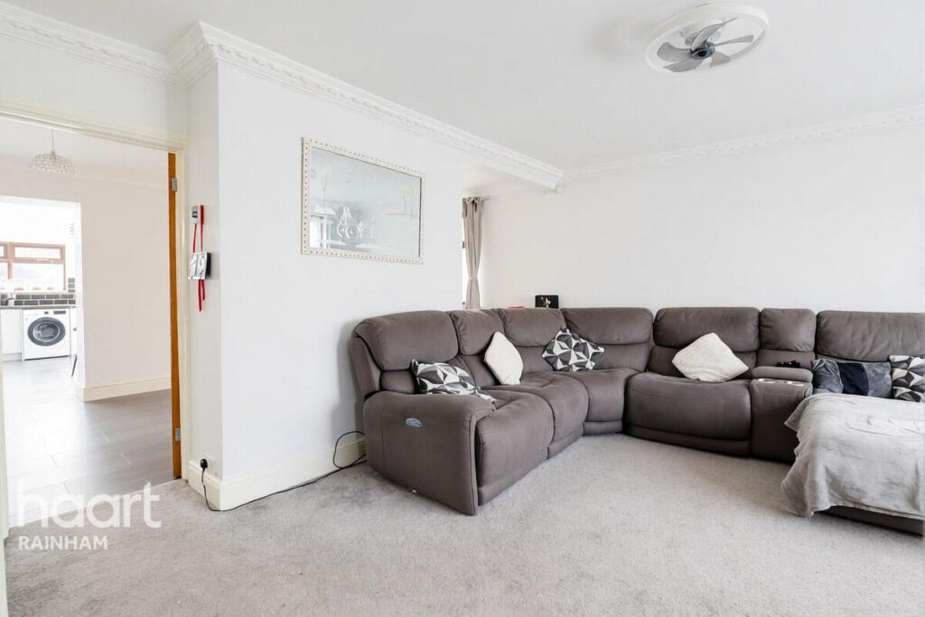 House in Rainham - View 4