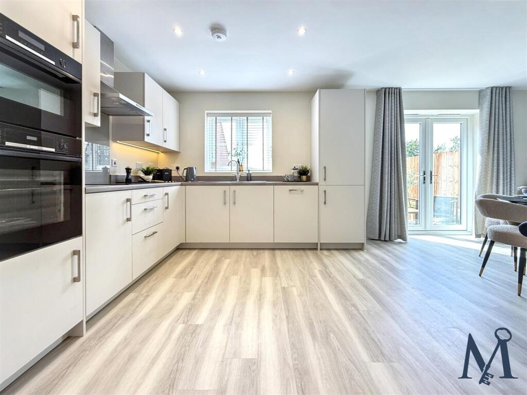 House in North West Leicestershire, Hugglescote and Donington le Heath - View 4