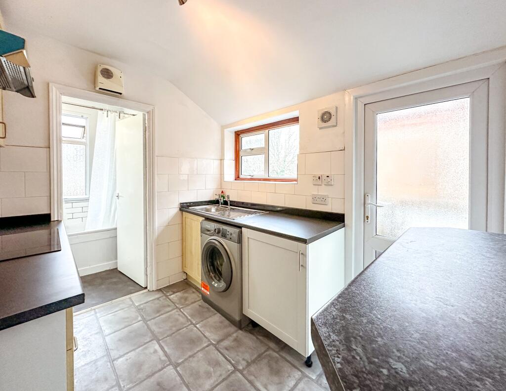 Apartment in Watford - View 5