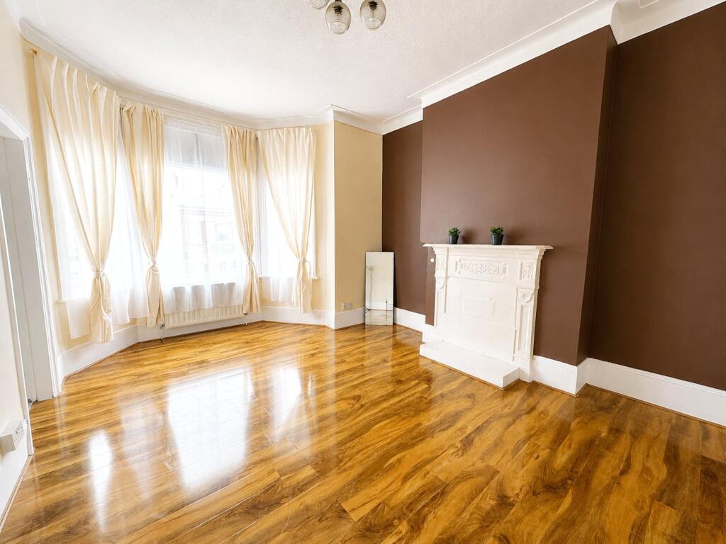 House in London - View 2