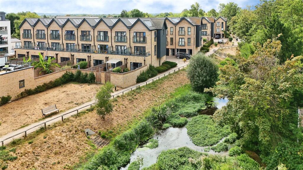 House in Croydon - View 2