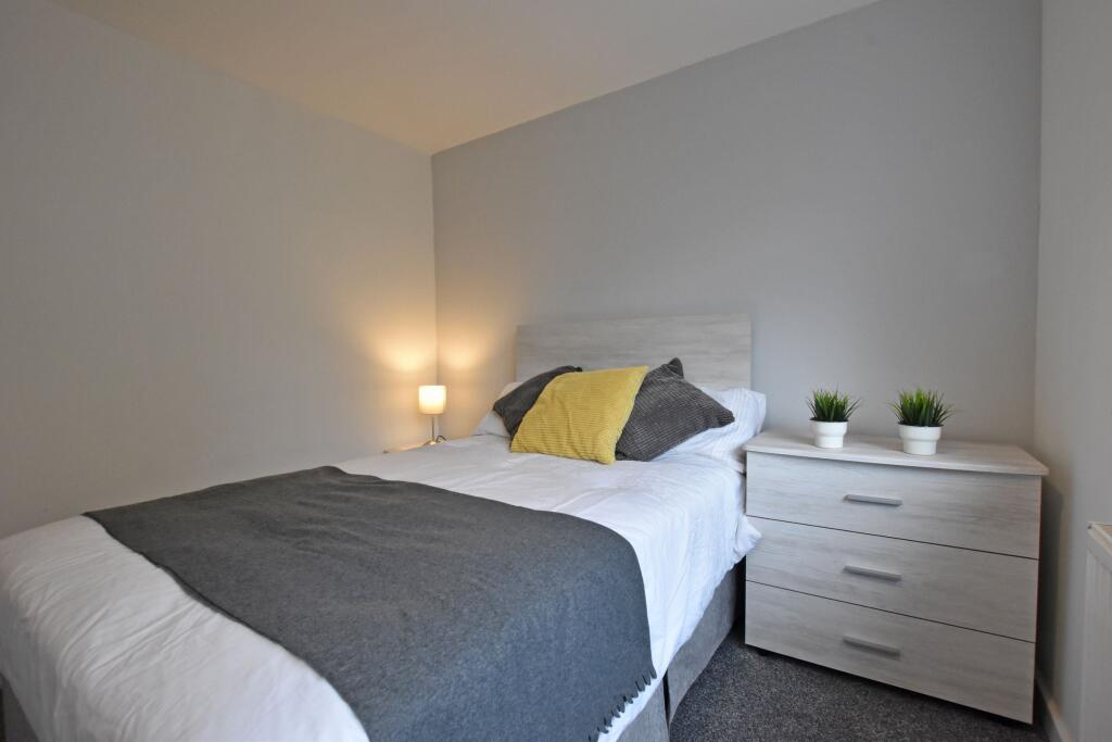 House in Nottingham, Nottinghamshire - View 4