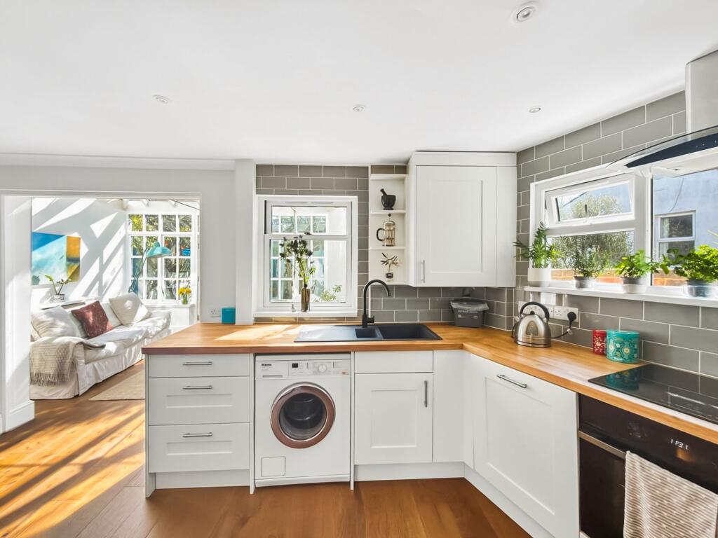 House in Brighton, Queen's Park - View 3