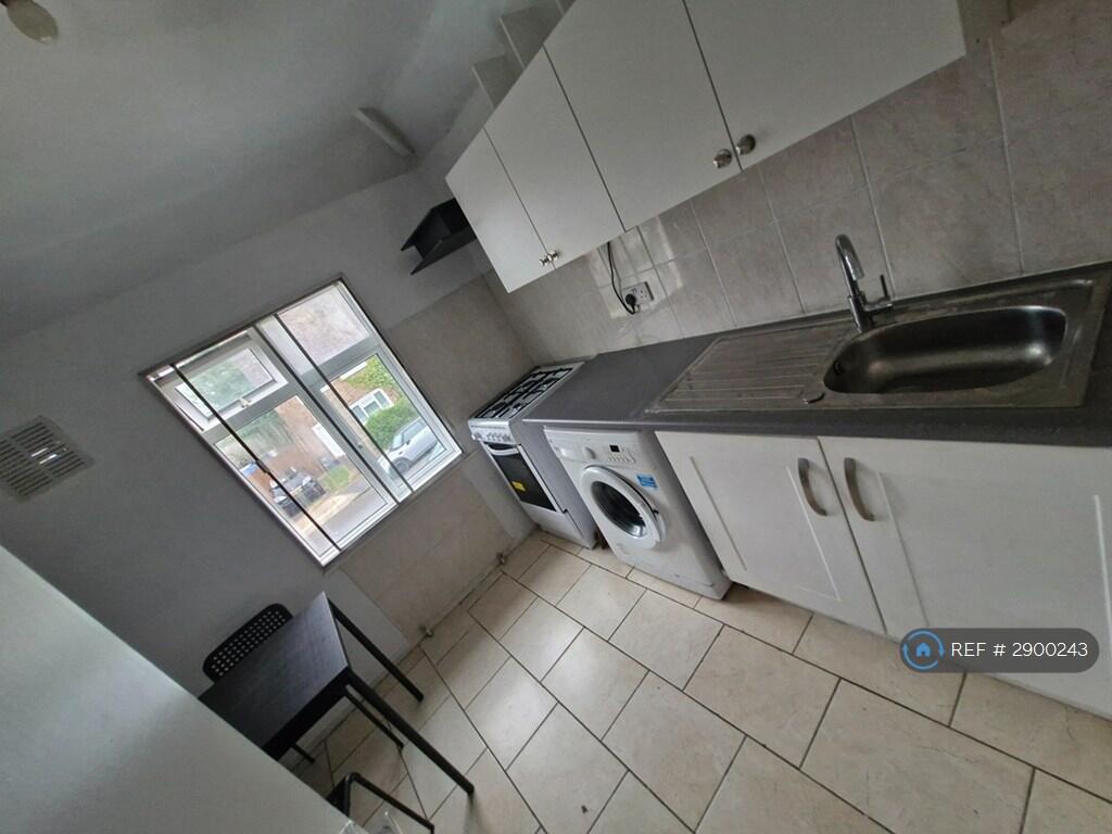 Main image of property: Beavers Lane, Hounslow, TW4