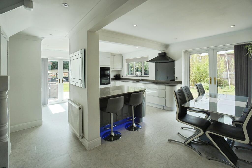 Narraway Grove, Tipton, DY4 photo 2
