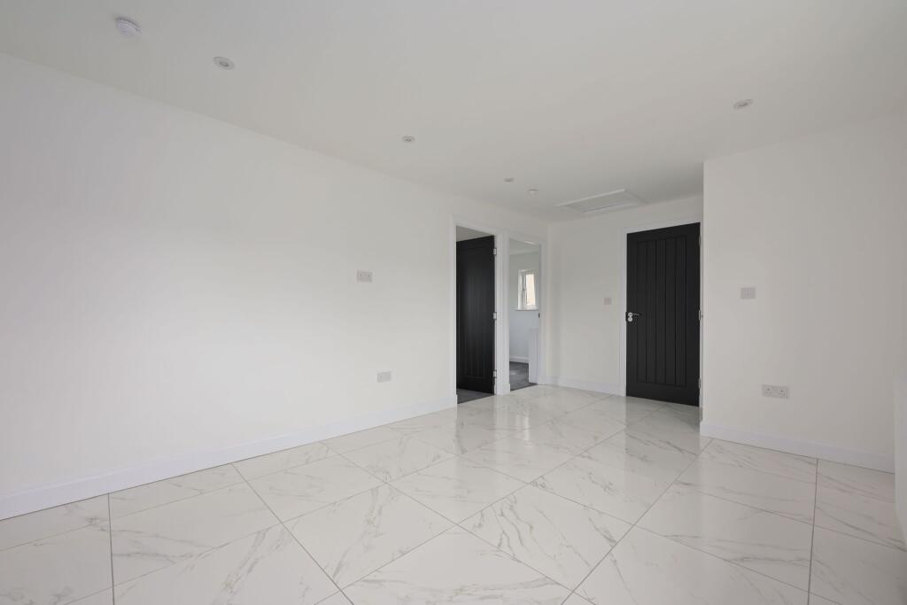 Apartment in Hill of Beath, Fife - View 4