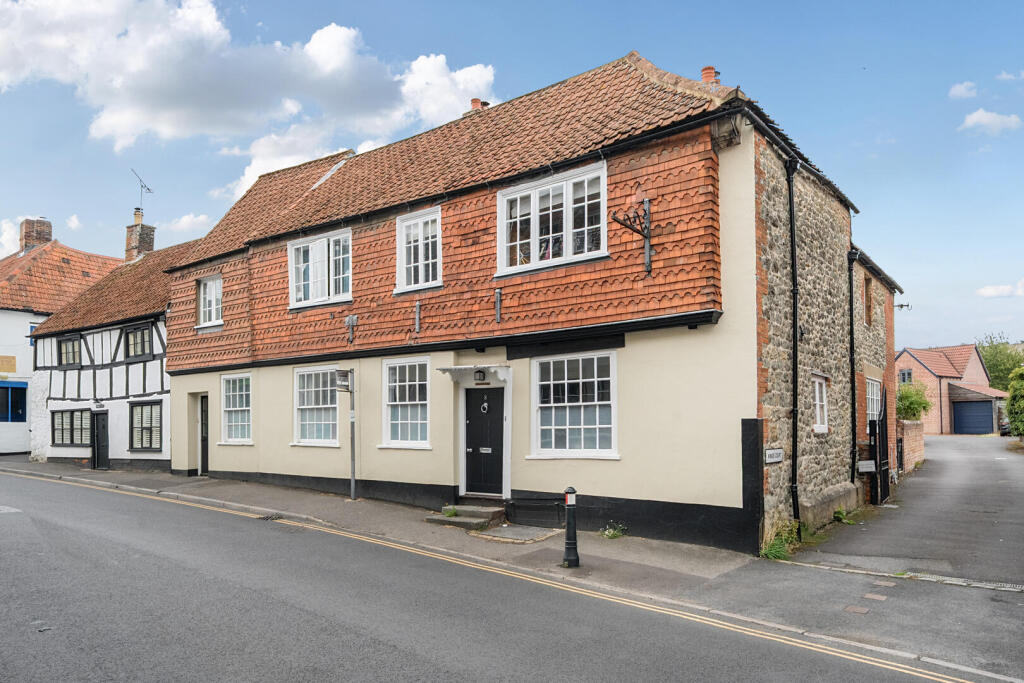 House in Swindon, Market Lavington