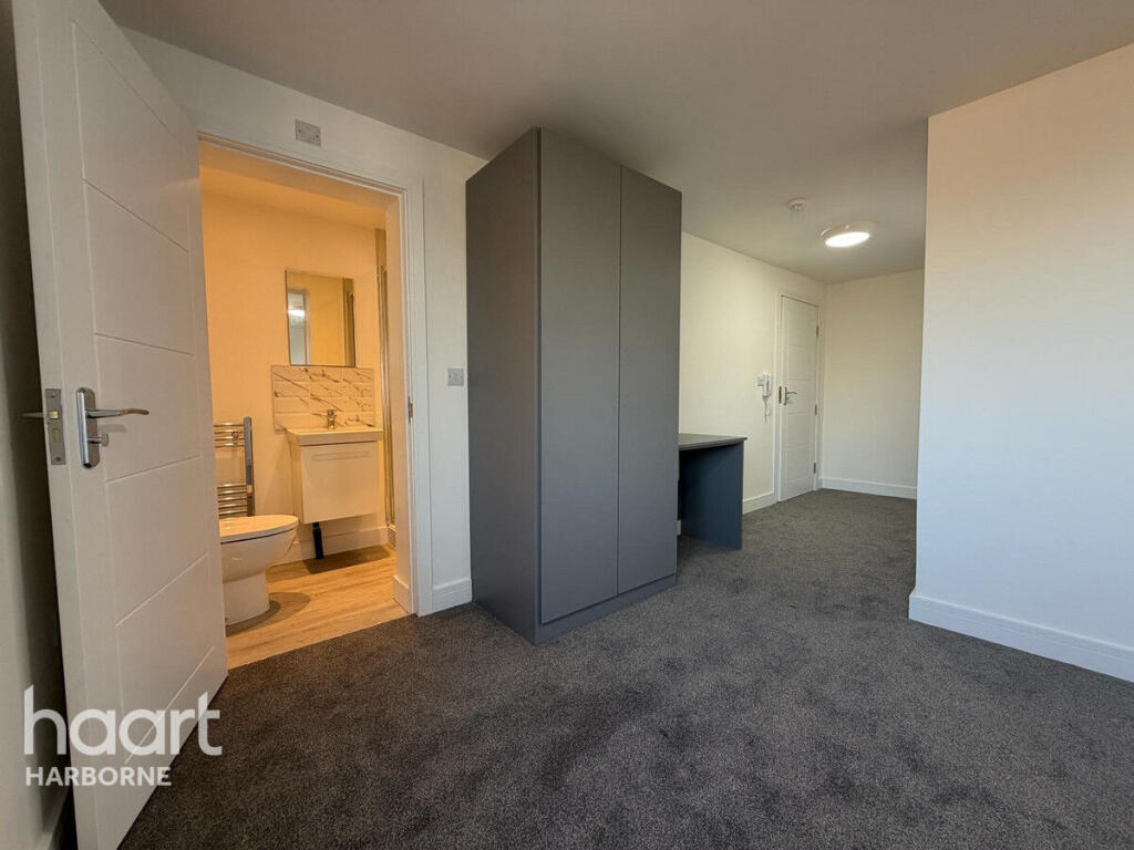 Main image of property: BRAND NEW- COUPLE FRIENDLY ROOM, MOST BILLS INCLUDED, OLDBURY