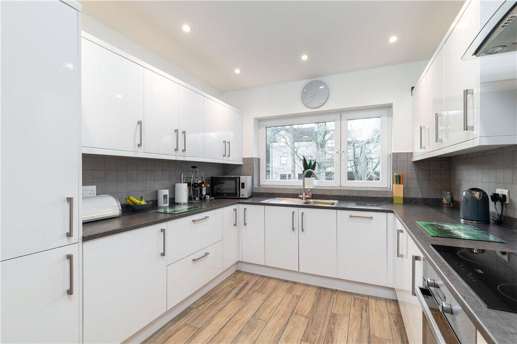 Apartment in Bradford, Ilkley - View 3