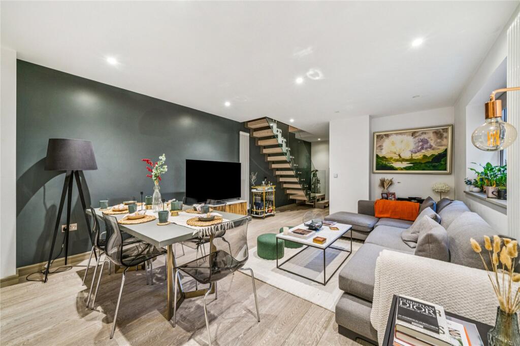 Main image of property: Wickham House, 14 King Street, Richmond, Surrey, TW9