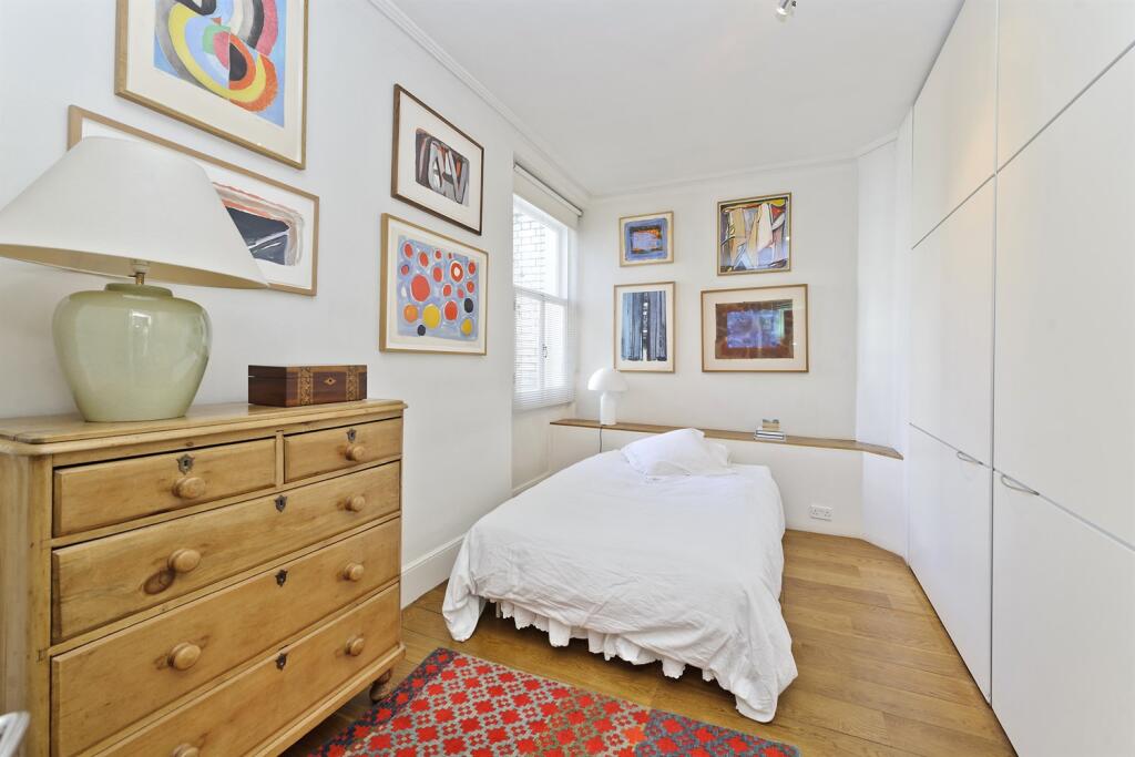 Apartment in London, Royal Borough of Kensington and Chelsea - More