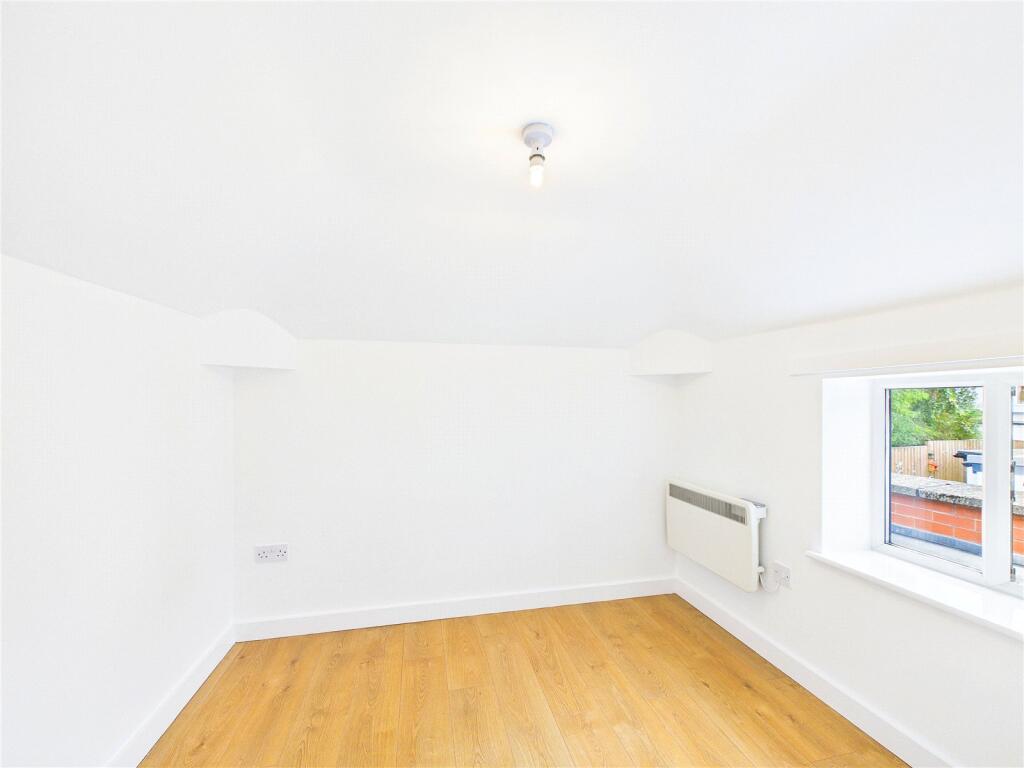 House in Worcester, Barbourne - More