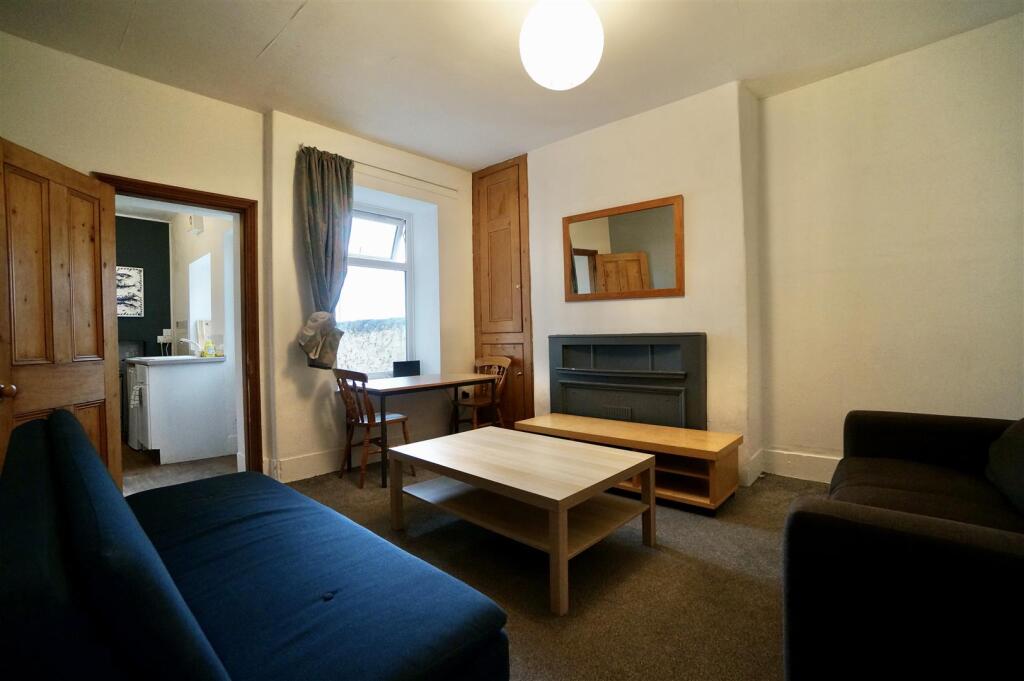 House in Bangor, Upper Bangor - View 2