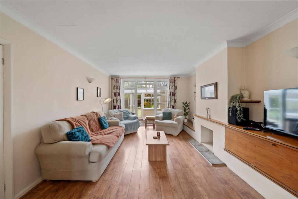 House in London, Mitcham - More