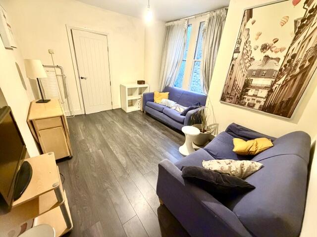 Apartment in London - View 2