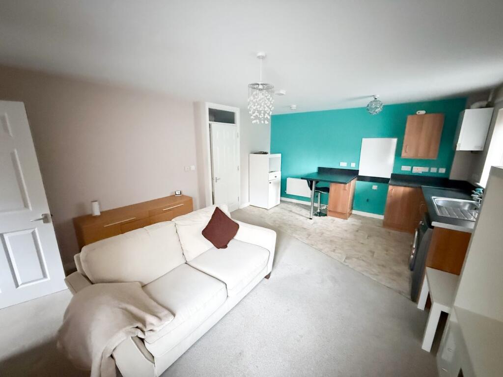 Apartment in Newport - View 5