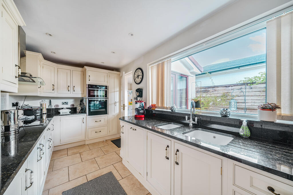House in Backwell, West Town - View 4