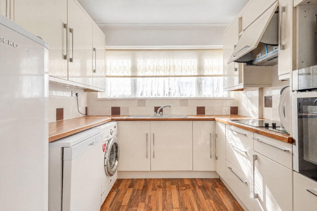 House in Warwick, Whitnash - View 2