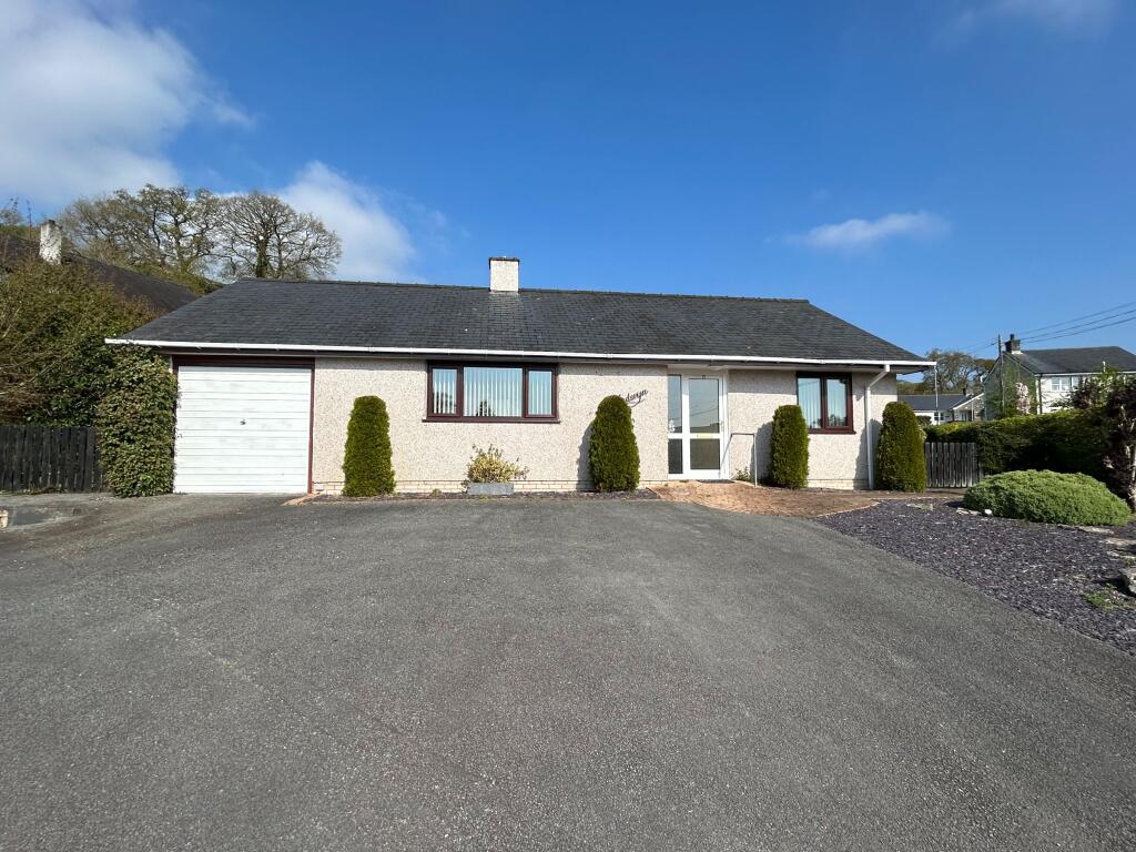 Main image of property: Stryd Y Fron, Bala