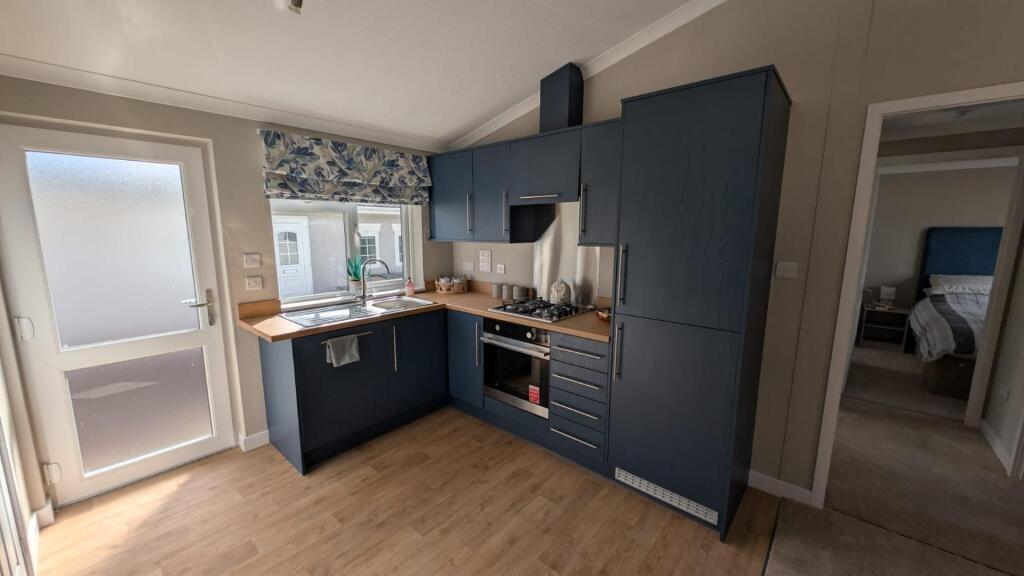 Birtley, Chester-le-Street, DH2 1XG photo 3