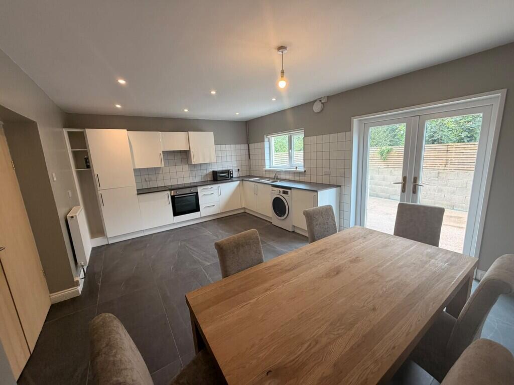 House in Merthyr Tydfil, Town - View 5