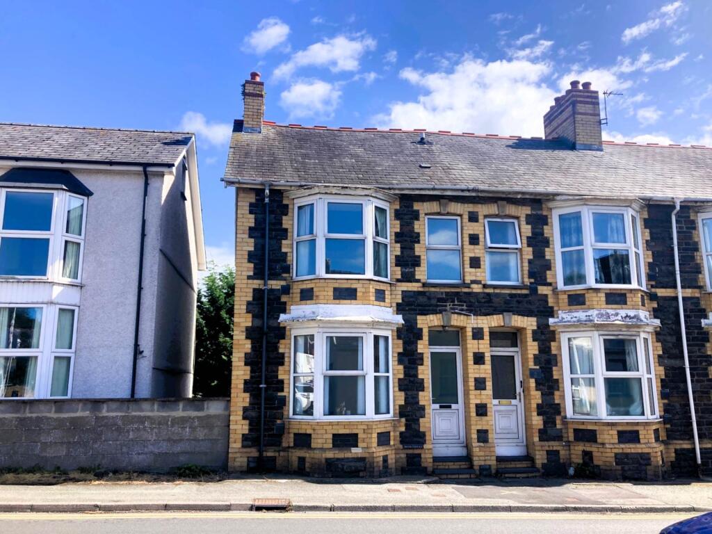 3-bed terraced on Brook Terrace, Llanbadarn Fawr, £210,000