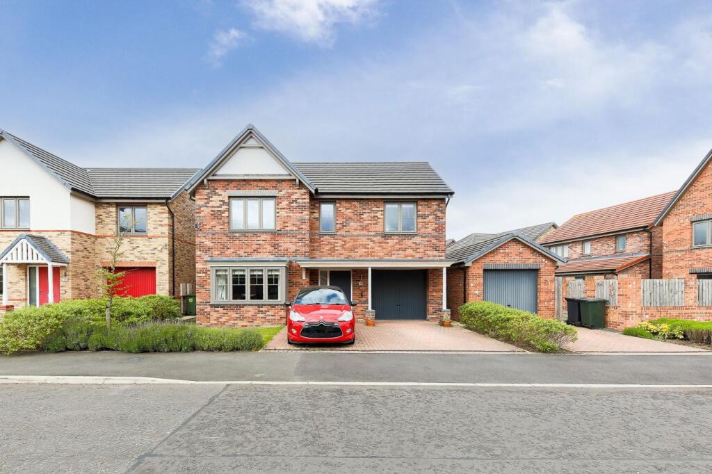 4-bed house on Acorn Drive, Cygnet Park, NE12, £400,000
