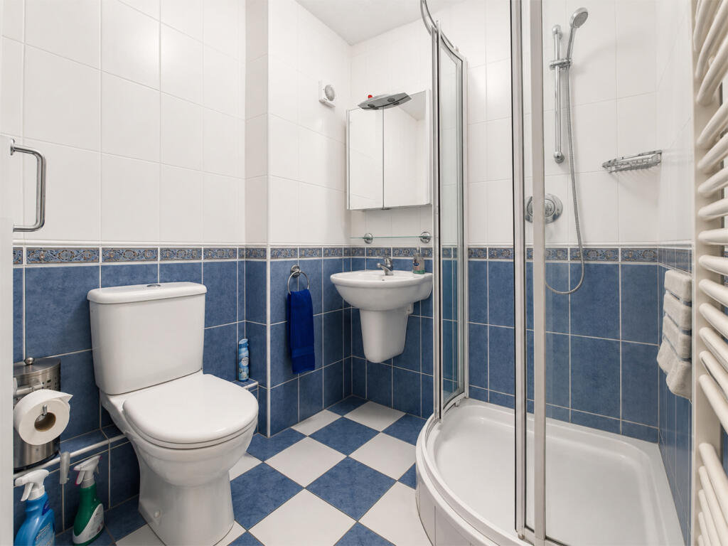 Apartment in Lymington - More