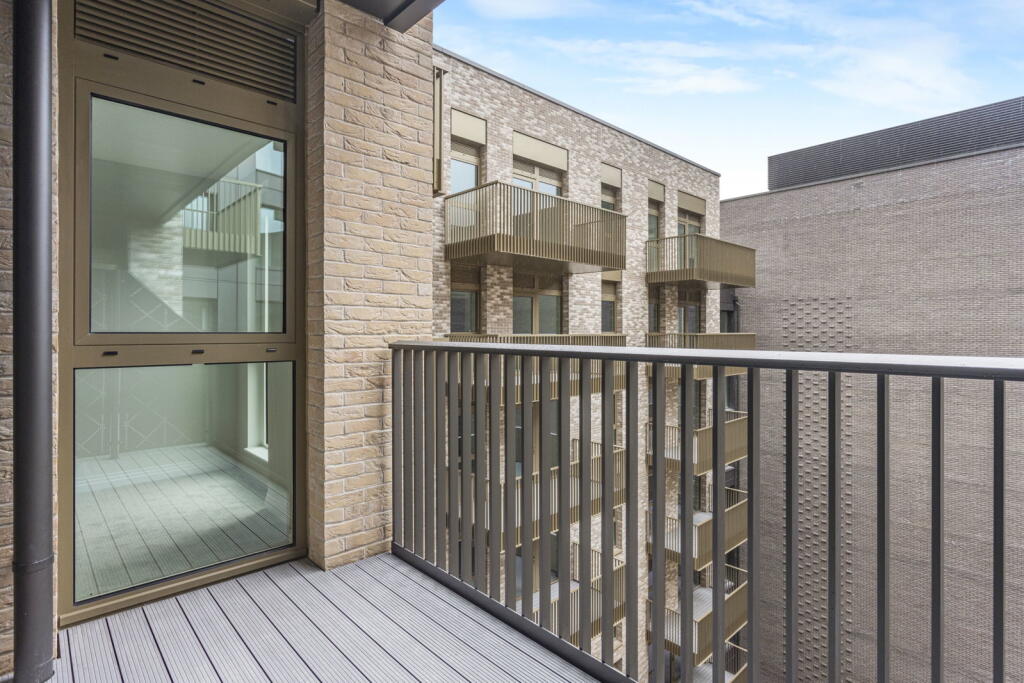 Apartment in London - View 5