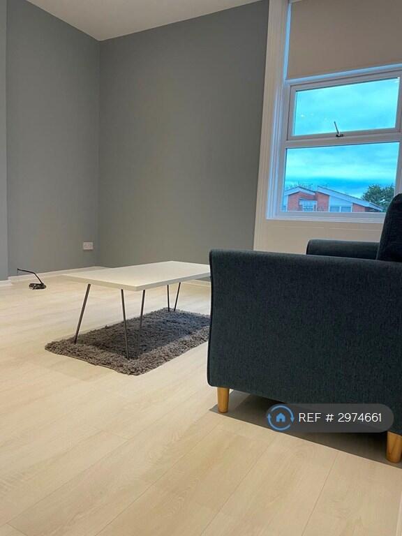 Apartment in Sefton, Liverpool City Region - View 3