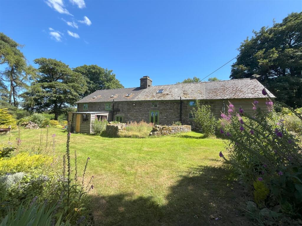 Main image of property: Llanwrthwl