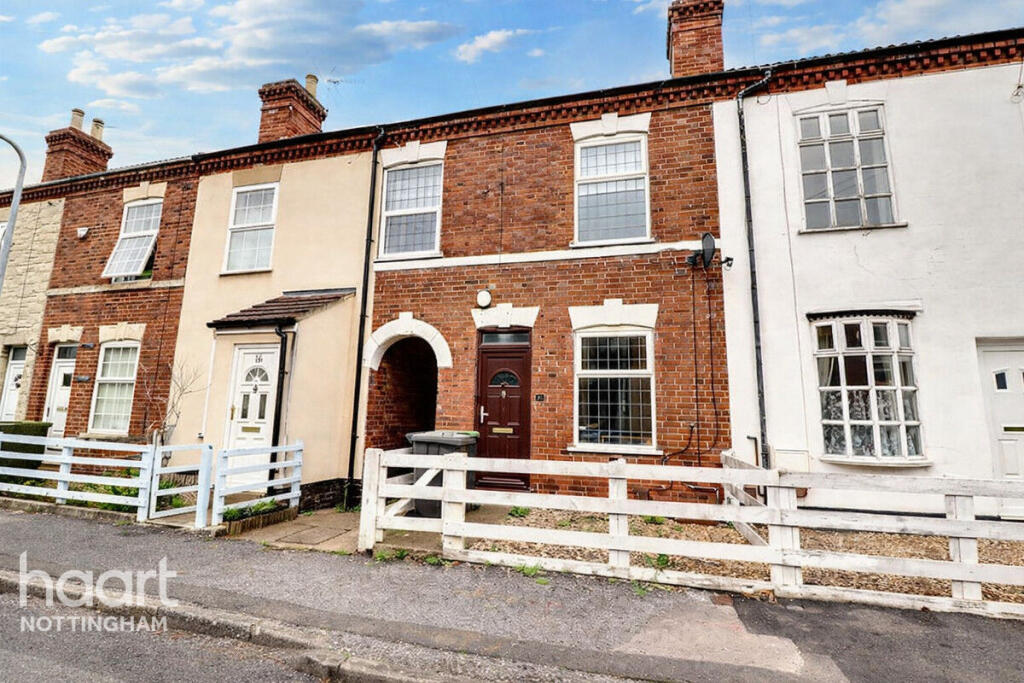 5-bed terraced on Thyra Grove, Beeston, £250,000