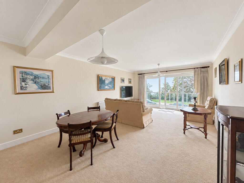 Apartment in Southend-on-Sea, Essex - View 2