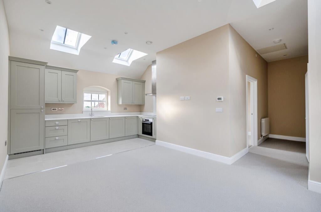 Apartment in Test Valley, West Wellow - View 3